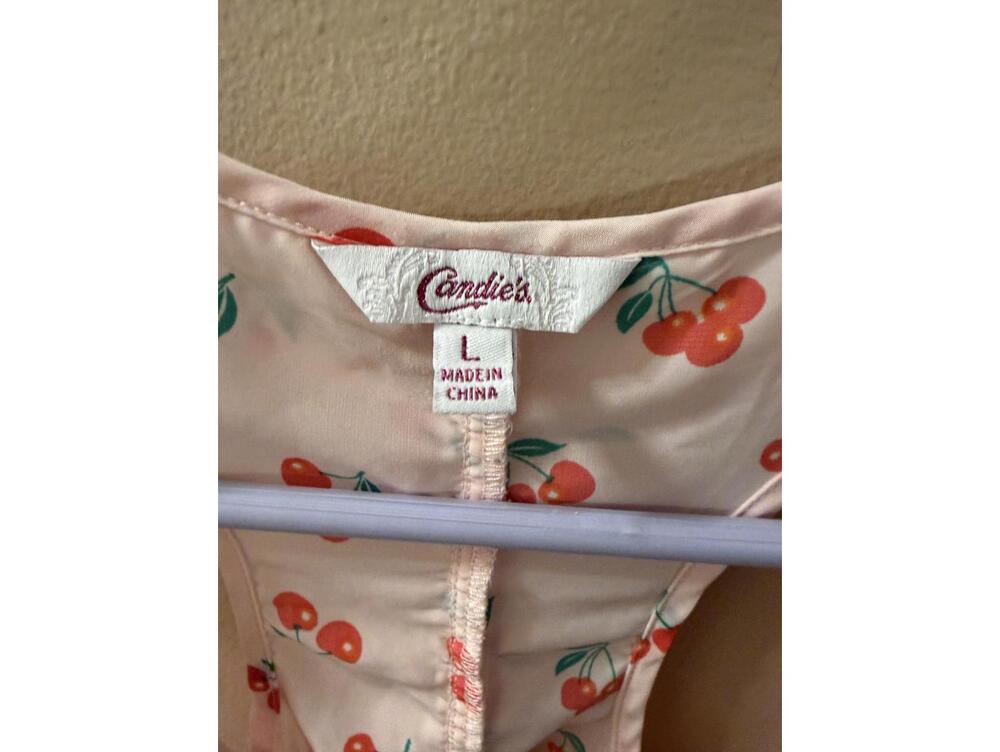 Candie's Sleeveless Cherry Print Ruffle Detail Top Large - Picture 3 of 4